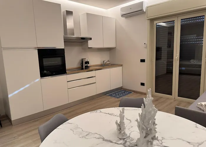 Manfre - Naxos アパート *